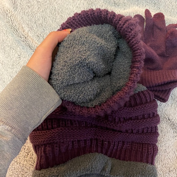 NWOT purple beanie, gloves, and scarf set - Picture 4 of 4